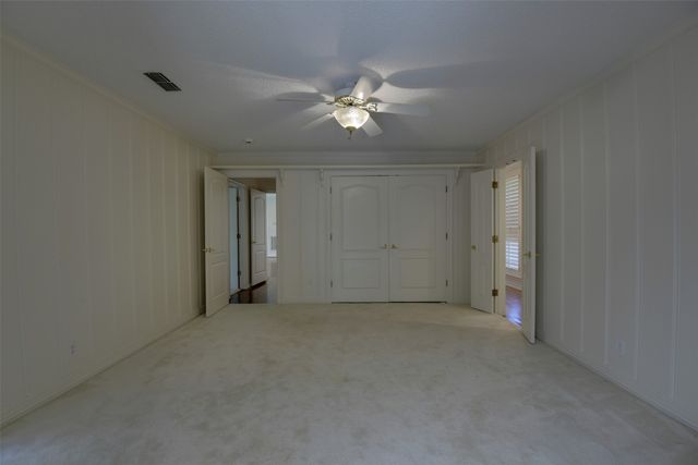 2215 California Lane, Arlington, TX 76015