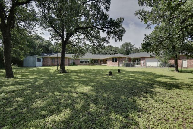 2215 California Lane, Arlington, TX 76015