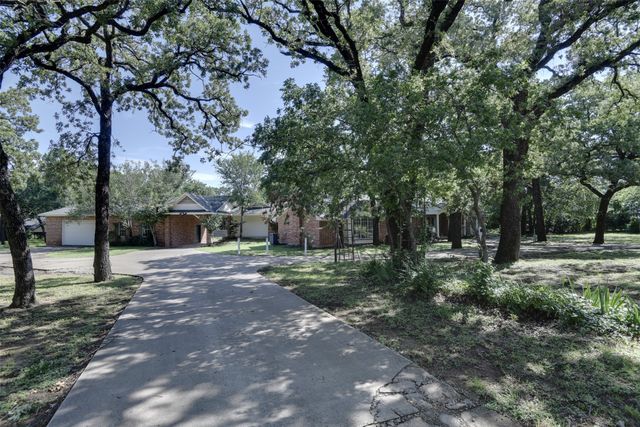 2215 California Lane, Arlington, TX 76015
