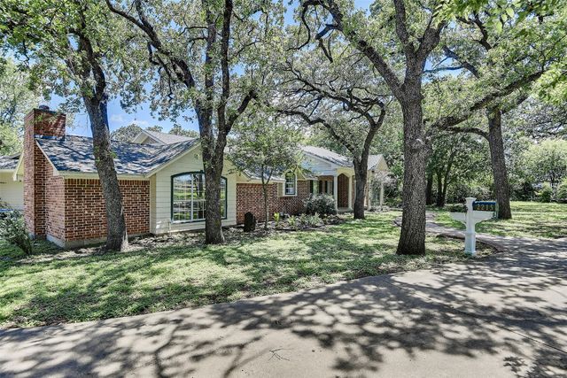 2215 California Lane, Arlington, TX 76015