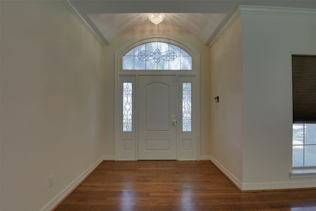 2215 California Lane, Arlington, TX 76015