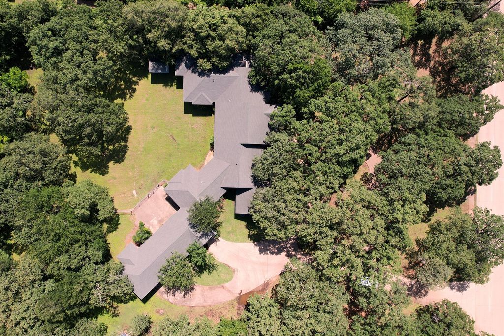 2215 California Lane, Arlington, TX 76015