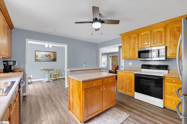 466 Mile Creek Road, Pickens, SC 29671