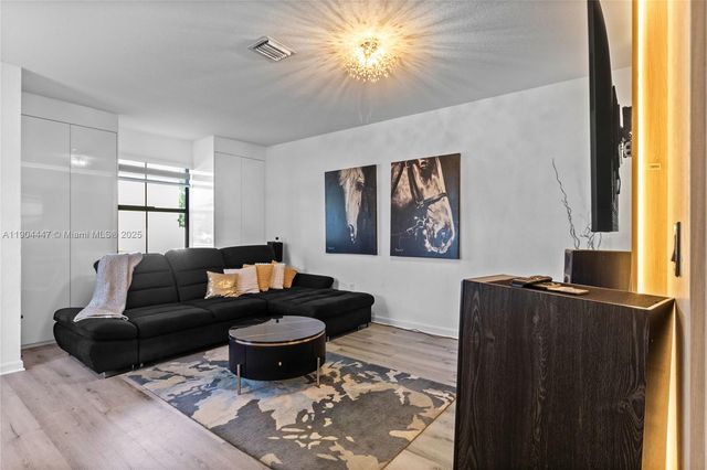 10467 W 34th Ct, Hialeah, FL 33018