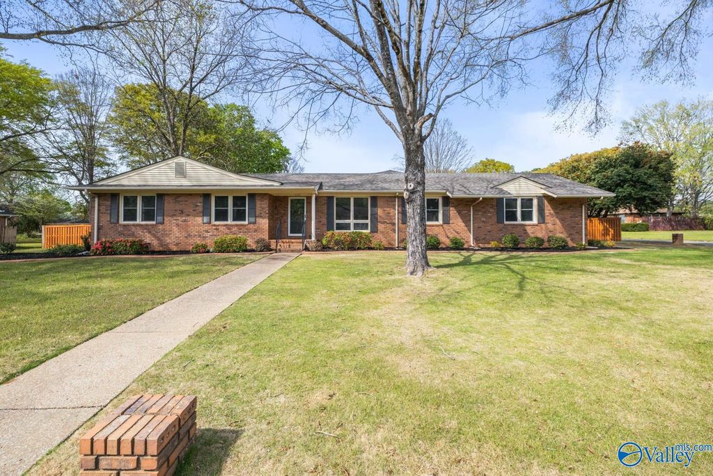 2100 Southpark Boulevard SW, Huntsville, AL 35803