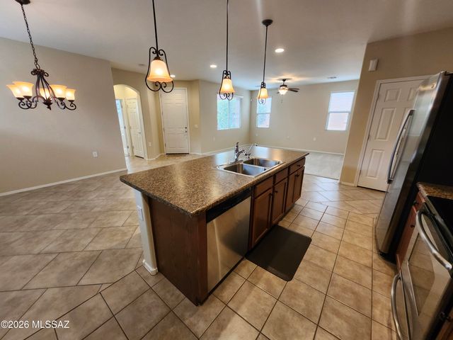 13979 E Cheavront Loop, Vail, AZ 85641