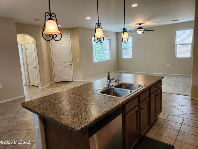 13979 E Cheavront Loop, Vail, AZ 85641