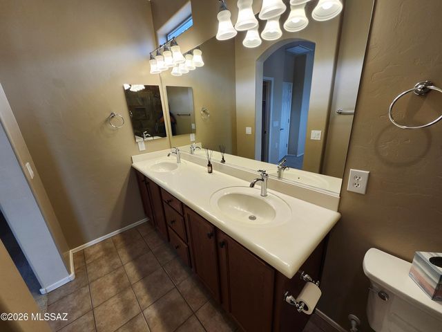 13979 E Cheavront Loop, Vail, AZ 85641