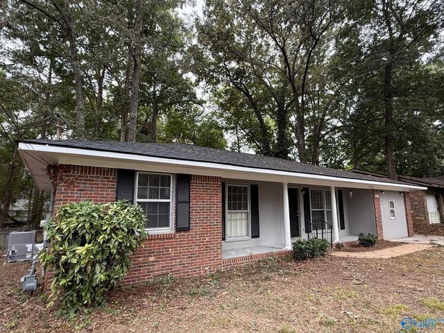 3317 Delia Lane NW, Huntsville, AL 35810
