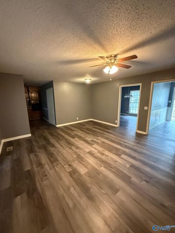 3317 Delia Lane NW, Huntsville, AL 35810
