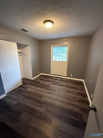 3317 Delia Lane NW, Huntsville, AL 35810
