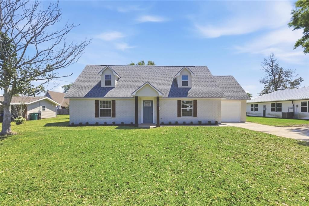 1324 Beech St, Westlake, LA 70669