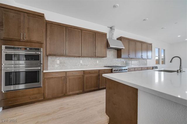 203 Paraggi Bay Drive, Henderson, NV 89011