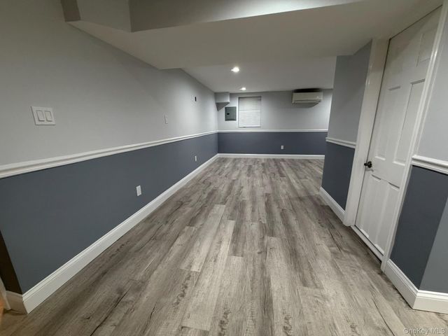 752 Kensington Court, Westbury, NY 11590