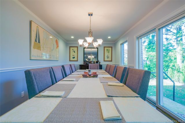 752 Kensington Court, Westbury, NY 11590