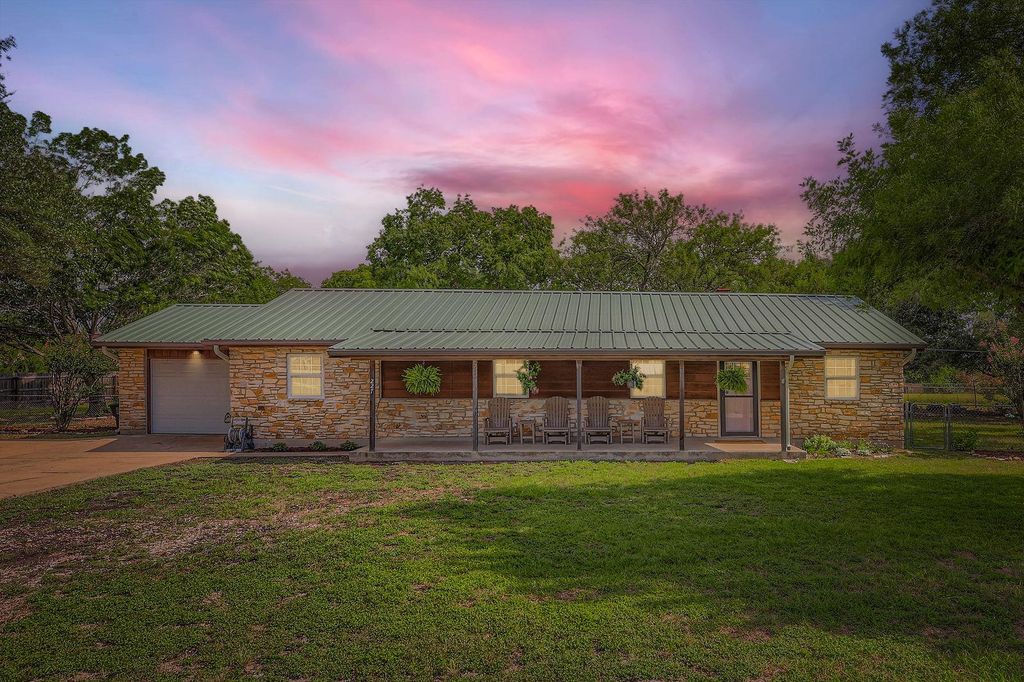 227 Crest Circle DR, San Marcos, TX 78666