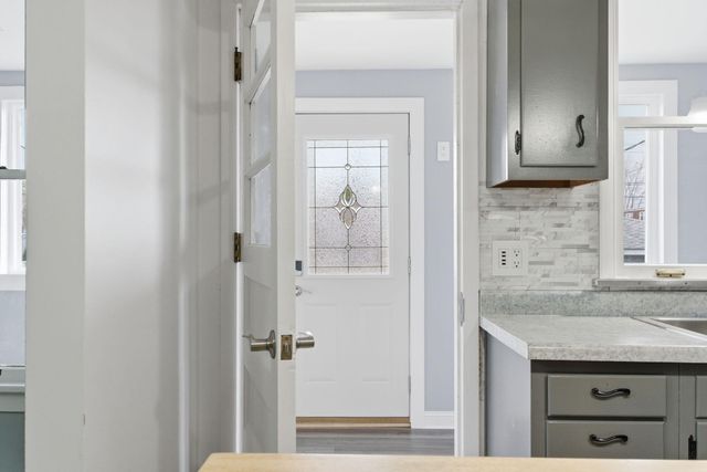 1758 Lincoln Avenue, Whiting, IN 46394