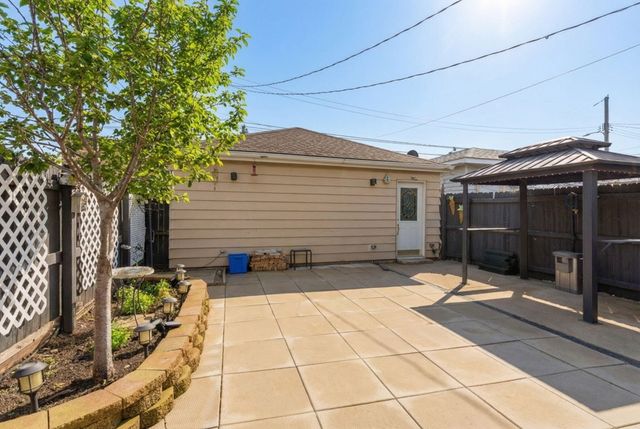 1758 Lincoln Avenue, Whiting, IN 46394