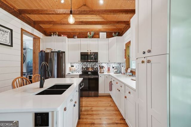 130 Old Blairsville Highway, Talking Rock, GA 30175