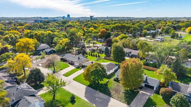 7132 Glouchester Avenue, Edina, MN 55435