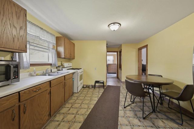 1905 S Porter Avenue, Beloit, WI 53511