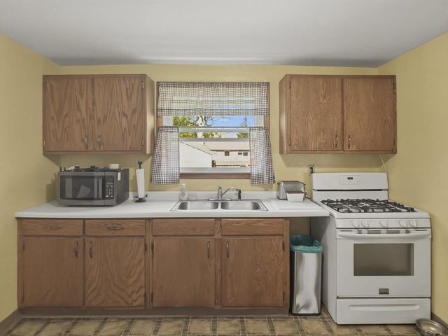 1905 S Porter Avenue, Beloit, WI 53511