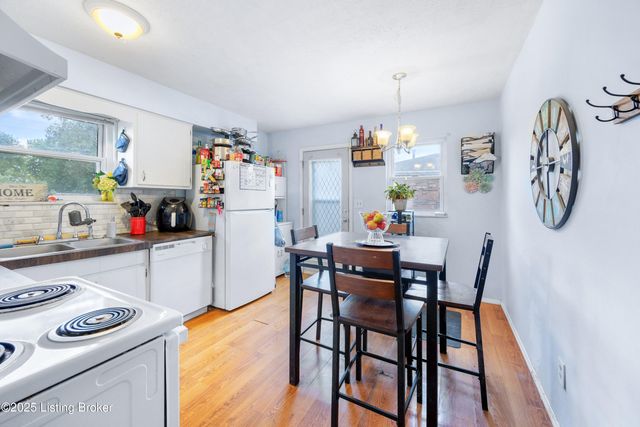 9703 Scarborough Ave, Louisville, KY 40272
