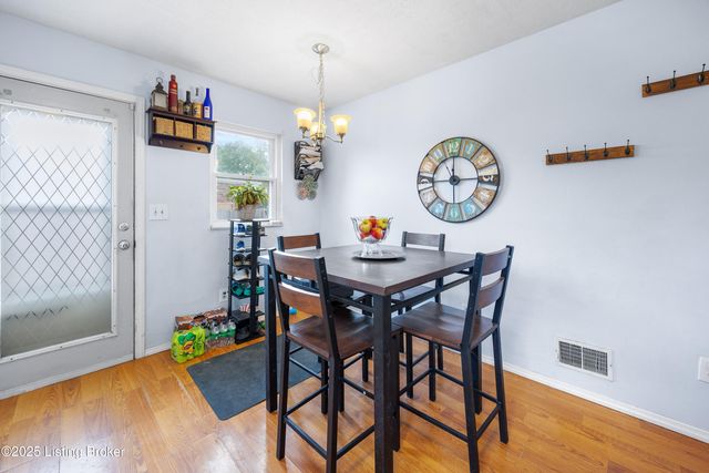 9703 Scarborough Ave, Louisville, KY 40272