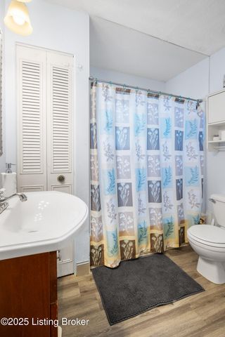 9703 Scarborough Ave, Louisville, KY 40272