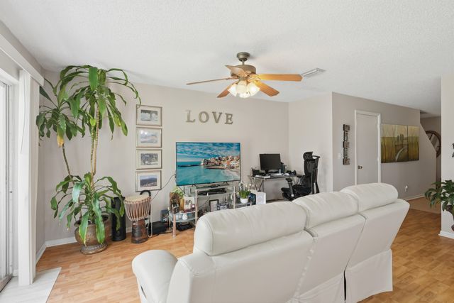 6929 Willow Creek Run, Lake Worth, FL 33463