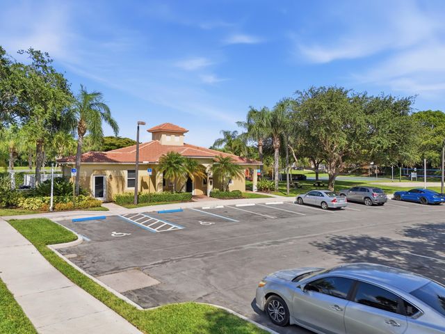 6929 Willow Creek Run, Lake Worth, FL 33463