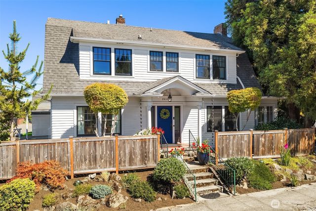 2414 Belvidere Avenue SW, Seattle, WA 98126