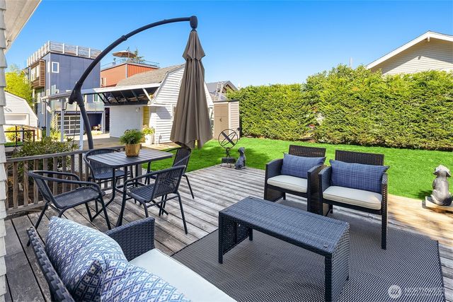 2414 Belvidere Avenue SW, Seattle, WA 98126