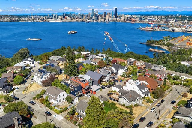 2414 Belvidere Avenue SW, Seattle, WA 98126