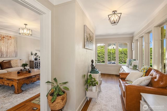 2414 Belvidere Avenue SW, Seattle, WA 98126