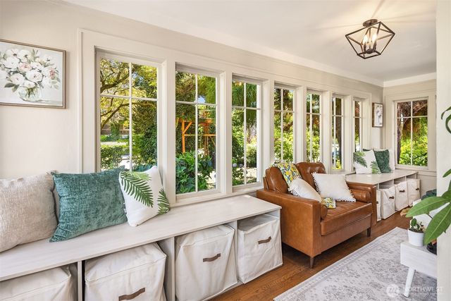 2414 Belvidere Avenue SW, Seattle, WA 98126