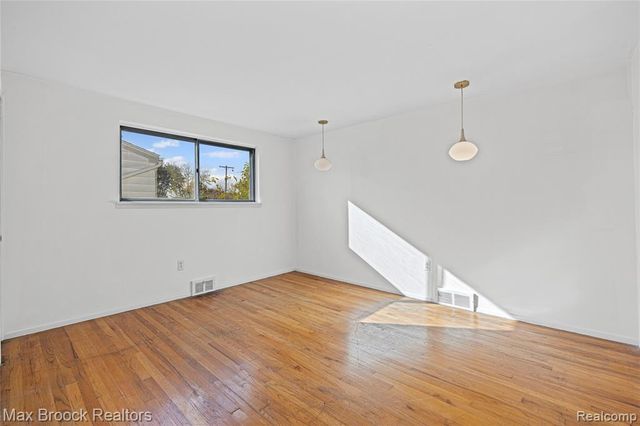 14670 Talbot Street, Oak Park, MI 48237