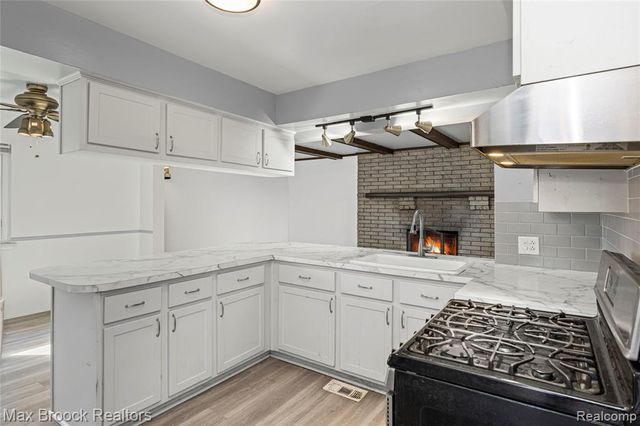 14670 Talbot Street, Oak Park, MI 48237