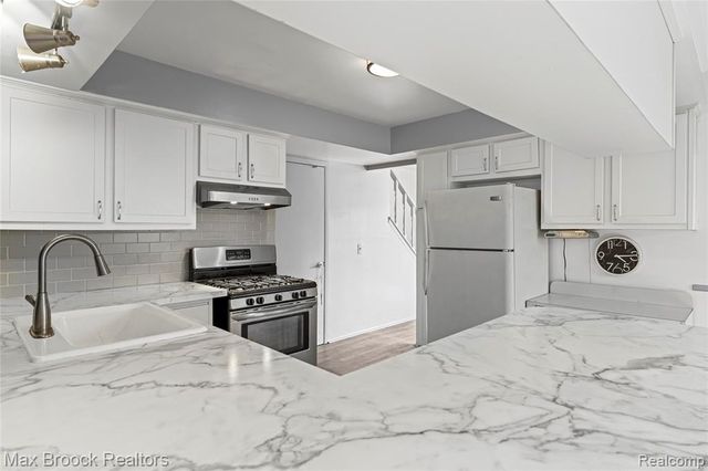 14670 Talbot Street, Oak Park, MI 48237