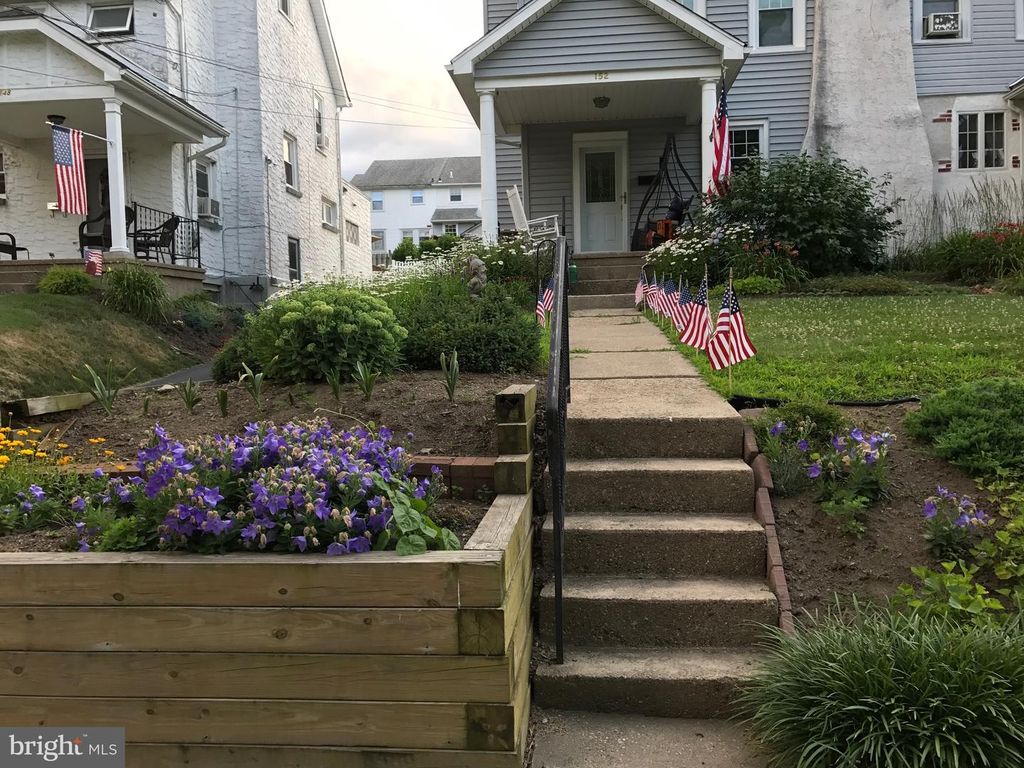 152 WOODBINE RD, Havertown, PA 19083