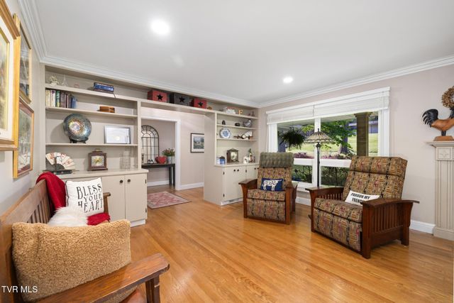1305 Sherwood Drive, Johnson City, TN 37601