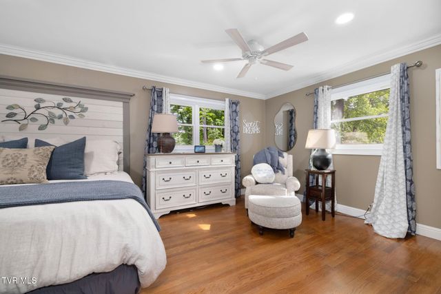 1305 Sherwood Drive, Johnson City, TN 37601