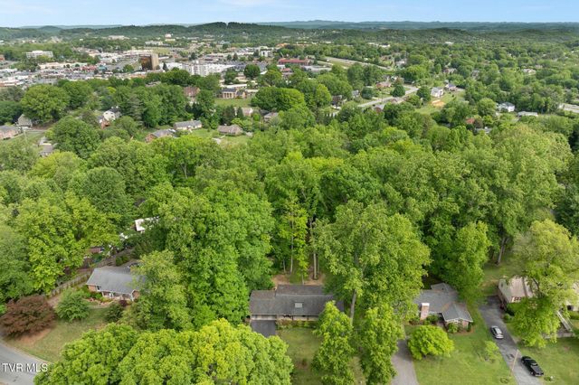 1305 Sherwood Drive, Johnson City, TN 37601