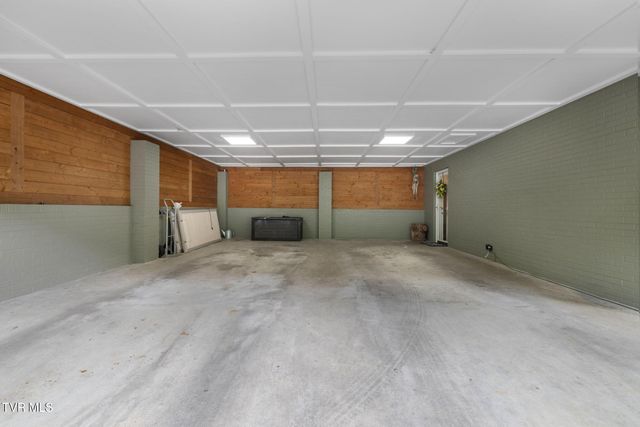 1305 Sherwood Drive, Johnson City, TN 37601