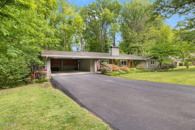 1305 Sherwood Drive, Johnson City, TN 37601