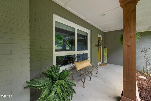1305 Sherwood Drive, Johnson City, TN 37601