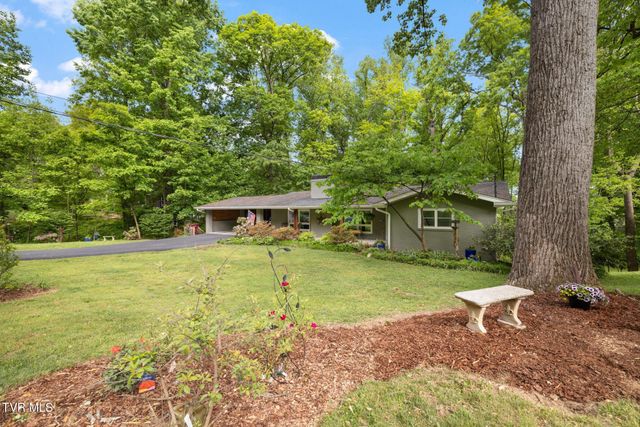 1305 Sherwood Drive, Johnson City, TN 37601