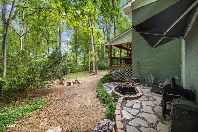 1305 Sherwood Drive, Johnson City, TN 37601