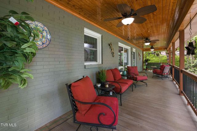 1305 Sherwood Drive, Johnson City, TN 37601
