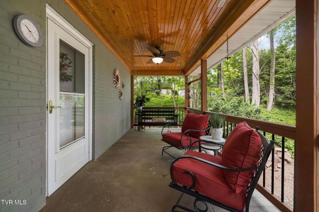 1305 Sherwood Drive, Johnson City, TN 37601